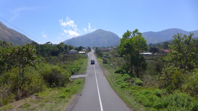 5 Barang yang Harus Dibawa Kalau Kamu Liburan Ke Sembalun (4)