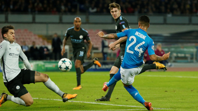 Lorenzo Insigne mencetak gol. (Foto: Reuters/Ciro De Luca)