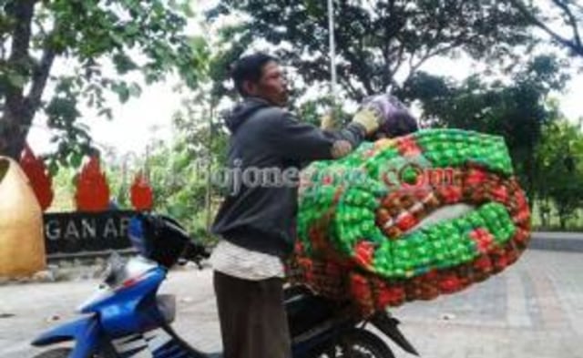 Pasiren, 25 Tahun Jual Kasur Keliling