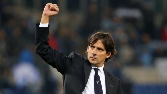 Simone Inzaghi merayakan kemenangan. (Foto: Reuters/Stefano Rellandini)