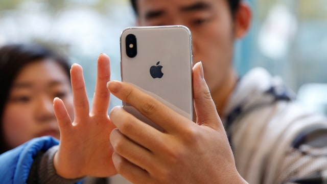 Ponsel iPhone X. Foto: Toru Hanai/Reuters