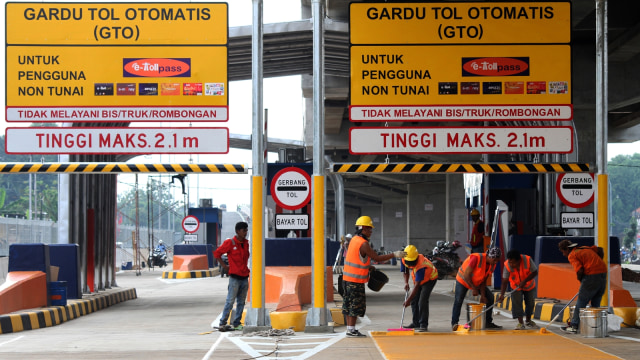 Jelang Pengoperasian Tol Becakayu (Foto: Antara/Risky Andrianto)