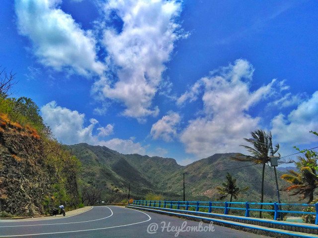 DESTINASI WISATA NGANGENIN - PULAU LOMBOK (2)