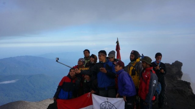 Naik Gunung bareng tim Kerinci Trekking Center, lebih Seru! (1)