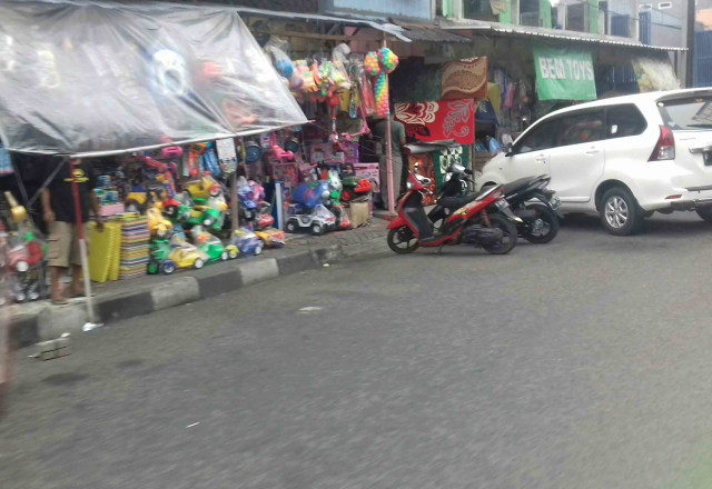 Pasar Gembrong: Istana Bonekanya Jakarta Timur