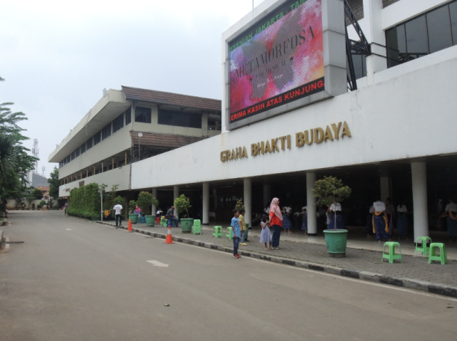 Kurangnya Perawatan Bangunan Taman Ismail Marzuki (3)