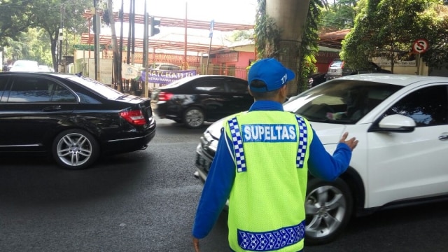 Supeltas di Jalan Pangeran Antasari, Jaksel (Foto: Agri/kumparan)