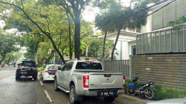 Pantauan di kediaman Setya Novanto (Foto: Adhim Mugni Mubaroq/kumparan)