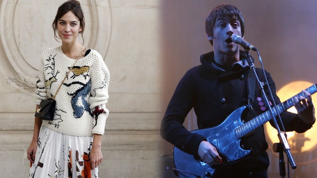 Alexa Chung dan Alex Turner 'Arctic Monkeys'  (Foto: PATRICK KOVARIK/AFP dan CARL DE SOUZA/AFP)