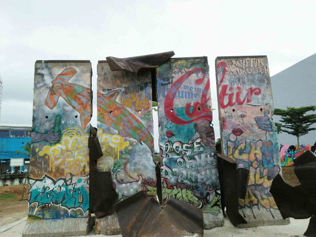 Tembok Berlin di Kalijodo: Simbol Tak Ada yang Abadi