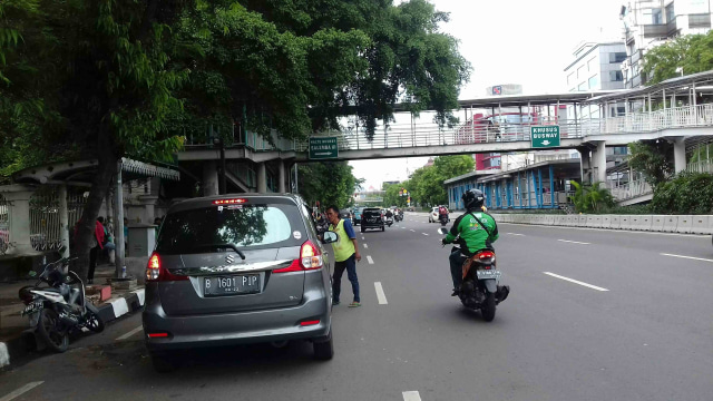 Jangan Remehkan! Ini Dia Penghasilan Tukang Ketok Magic (1)