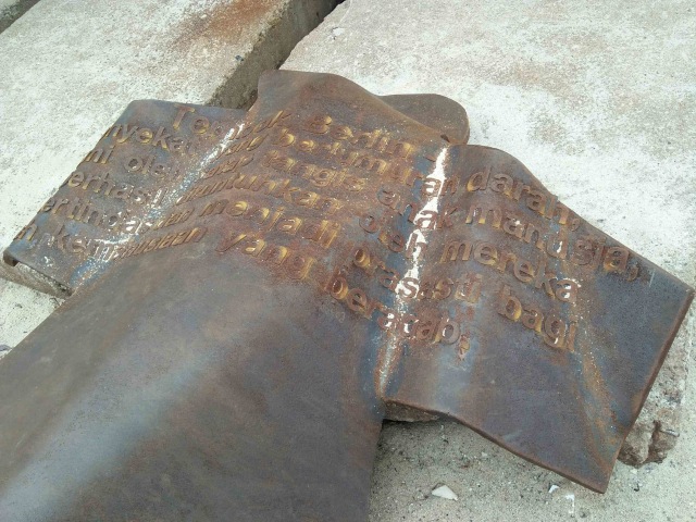 Tembok Berlin di Kalijodo: Simbol Tak Ada yang Abadi (1)