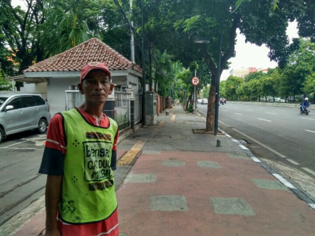 Jasa Cat Duco Kramat Raya, Menepi saat Hujan Hingga Bermain Petak Umpat (1)