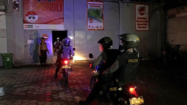 Bentrok Napi di Nusakambangan (Foto: Antara/Idhad Zakaria)