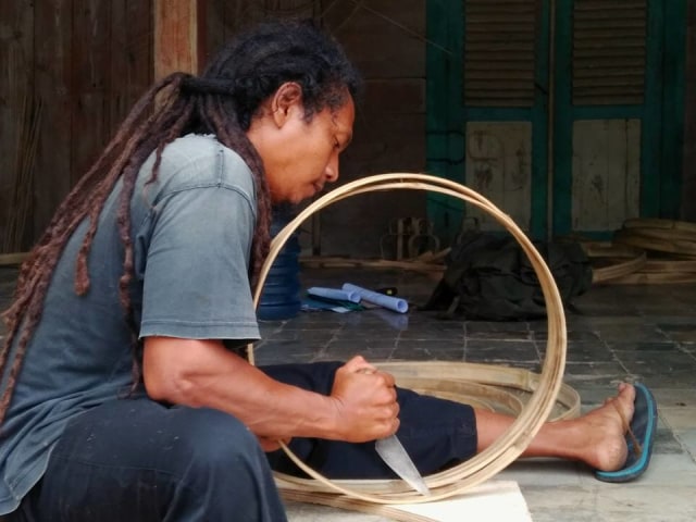 SERBUK SILANG SENIMAN DI UPACARA KEBO KETAN  (5)