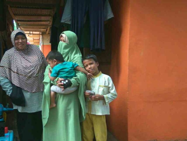 Teh Botol untuk Anak Terduga Teroris Bekasi