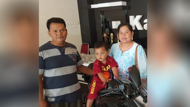 Beli motor pakai uang receh (Foto: Instagram.com/@kawasaki.life)