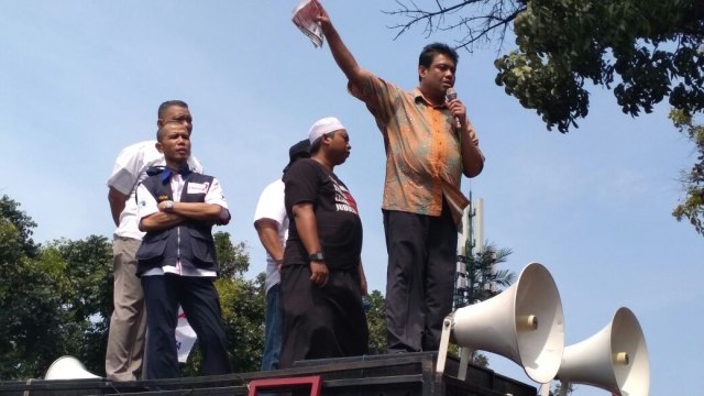 Presiden KSPI, Said Iqbal berorasi (Foto: Rafyq Panjaitan/kumparan)