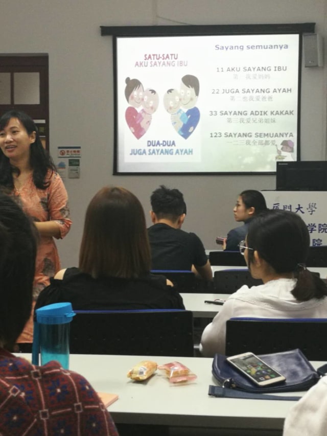 Dangdut dan Putri Jokowi di Kelas Bahasa Indonesia di China (2)