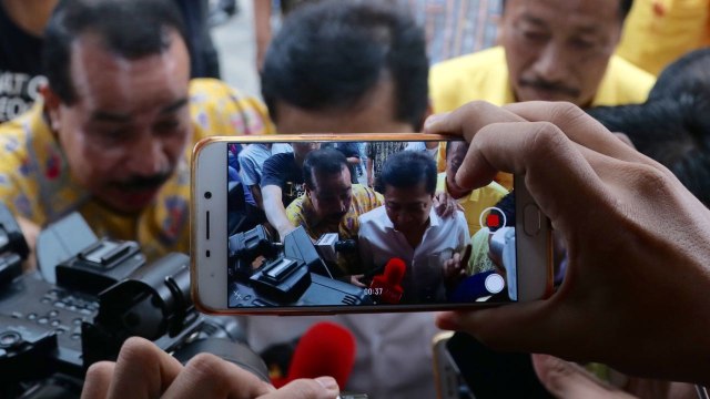 Setnov di DPP Golkar.  (Foto: Fanny Kusumawardhani/kumparan)