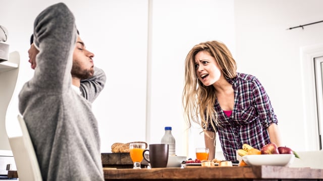 Melihat tanggapan orang tua tentang dia (Foto: Thinkstock)