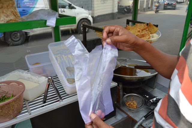 Apa Kabar Uji Coba Kantong Plastik Rp 200?