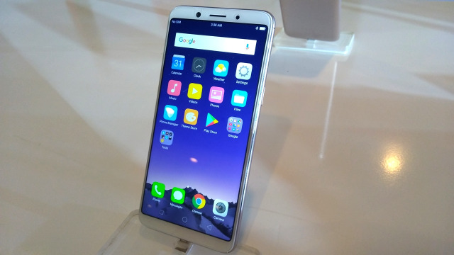 Ponsel Oppo F5. (Foto: Muhammad Fikrie/kumparan)