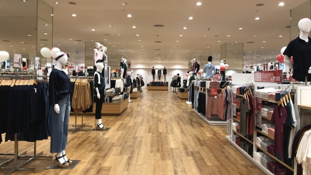 Gerai baru Uniqlo di Lippo Mal Puri. (Foto: Stephanie Elia/kumparan)