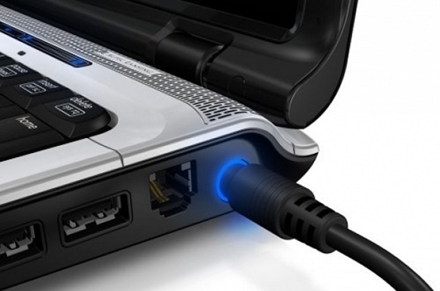 LAKUKAN TIPS INI JIKA INGIN CHARGER DAN BATERAI LAPTOP KAMU AWET, YUK KEPOIN!