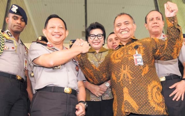 Kegagalan Setnov Dalam Mengadu Domba KPK-Polri