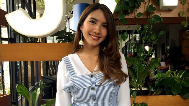 Acha Sinaga di Ecology Bistro Kemang (Foto: Maria Gabrielle Putrinda/kumparan)
