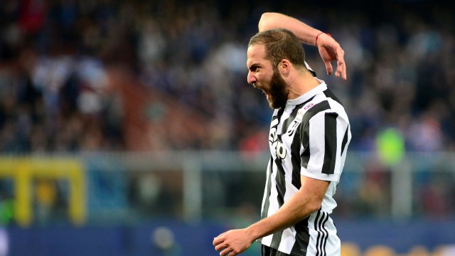 Higuain, pilihan Sampaoli. (Foto: Reuters/Stringer)