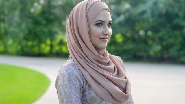 5 Tips Berjilbab Anti Rempong untuk Liburan di Pantai (2)