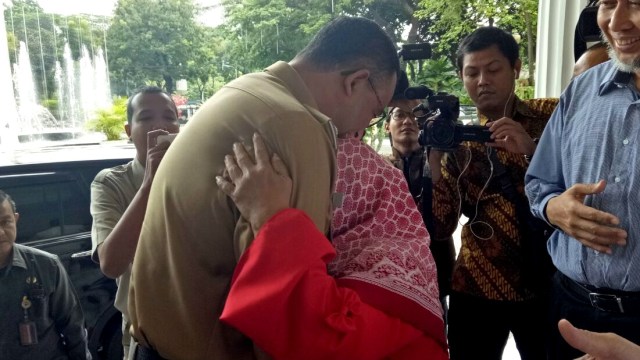Warga Cibubur ke Balai Kota menemui Anies Baswedan (Foto: Nabilla Fatiara/kumparan)