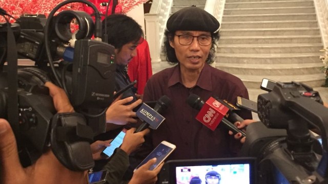 Bapak Sandyawan Ketua Komunitas Ciliwung. (Foto: Paulina Herasmaranindar/kumparan)