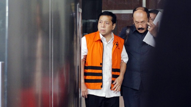 Setya Novanto Dengan Rompi Oranye (Foto: Iqbal Firdaus/kumparan)