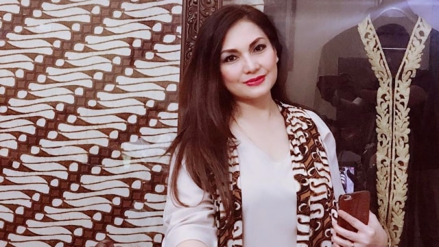 Penyanyi Nia Daniaty (Foto: Instagram @niadaniatynew)