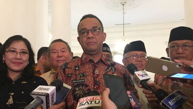 Anies Baswedan di Balai Kota hari ini. (Foto: Paulina Herasmaranindar/kumparan)