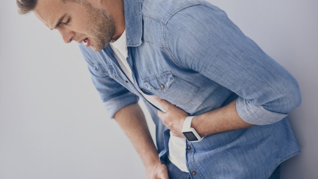 Sakit perut terjadi karena adanya iritasi lambung. (Foto: Thinkstock)