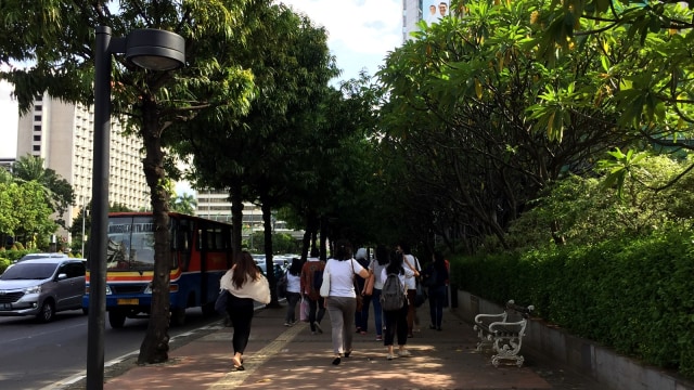 Trotoar di jalan M.H Thamrin, Jakarta Pusat (Foto: Mirsan Simamora/kumparan)