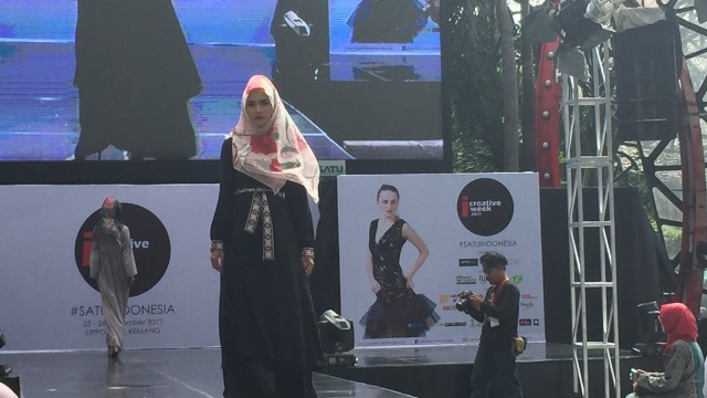 Busana karya Fitri Aulia, bertemakan El Viaje. (Foto: Winda Dwiastuti/kumparan)