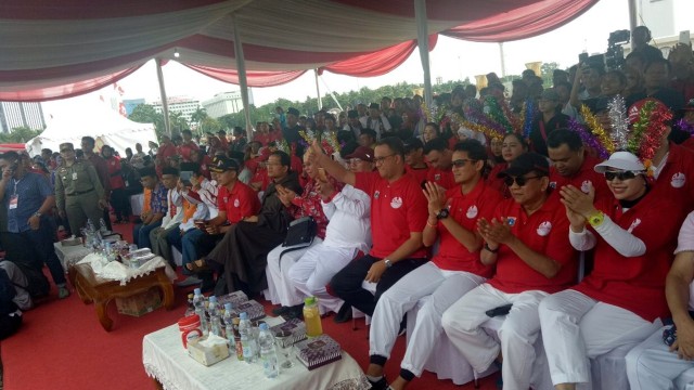 Anies-Sandi di Kirab Kebangsaan (Foto: Rizki/kumparan)