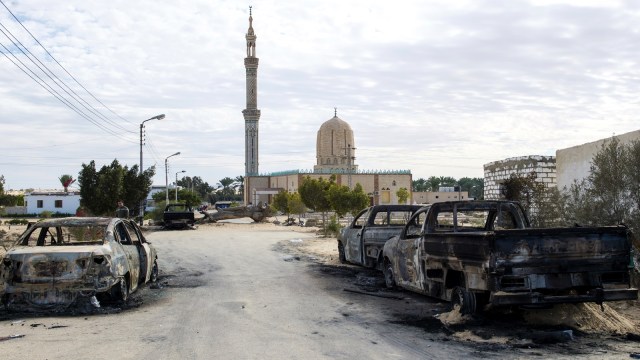 Masjid Rawda pasca serangan bom di Mesir (Foto: STR / AFP)