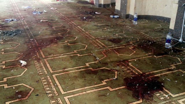 Masjid Rawda pasca serangan bom di Mesir (Foto: Reuters/Mohamed Soliman)