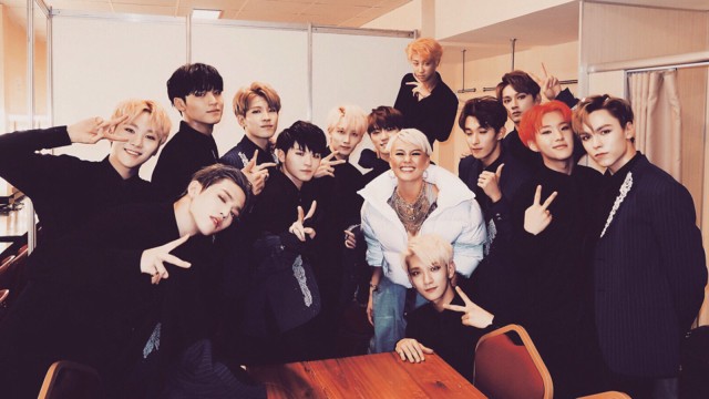 Agnez Monica bersama Seventeen. (Foto: Instagram @agnezmo)
