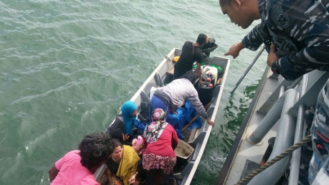 Koarmabar tangkap kapal pembawa 10 TKI Ilegal (Foto: Dok. Koarmabar)