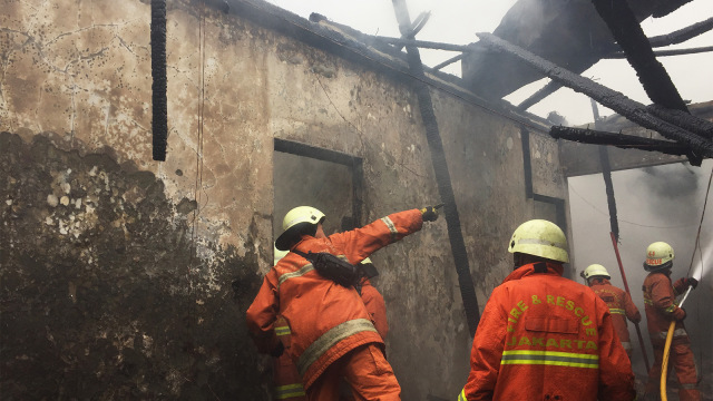 Kebakaran kawasan Kebayoran Baru (Foto: Raga Iman)