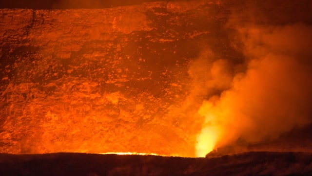 Kawah gunung berapi (Foto: Pixabay)