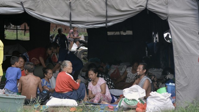 Pengungsi Gunung Agung (Foto: Fikri Yusuf/Antara)