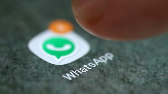 Aplikasi pesan instan WhatsApp. Foto: Dado Ruvic/Reuters